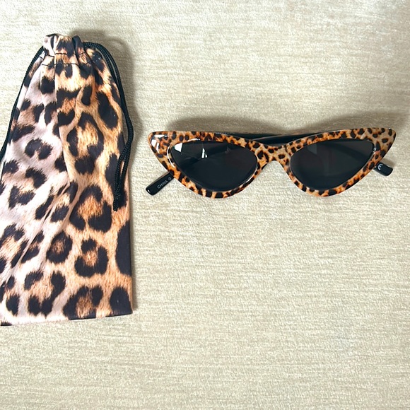 Accessories - Cat eye cheetah sunglasses and matching drawstring case Halloween costume